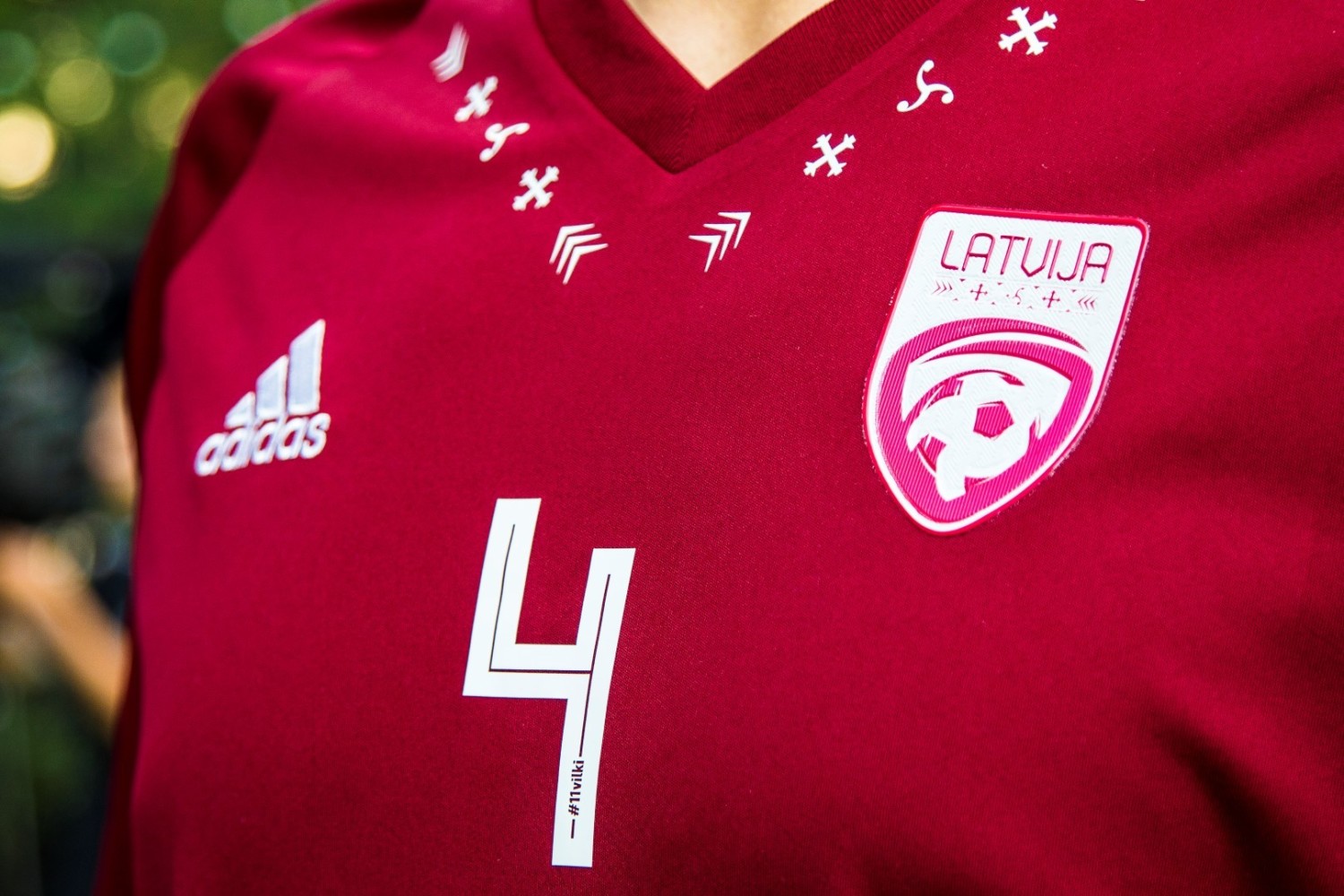 Latvijas futbola izlases spēļu krekls (uzšuves un apdruka)